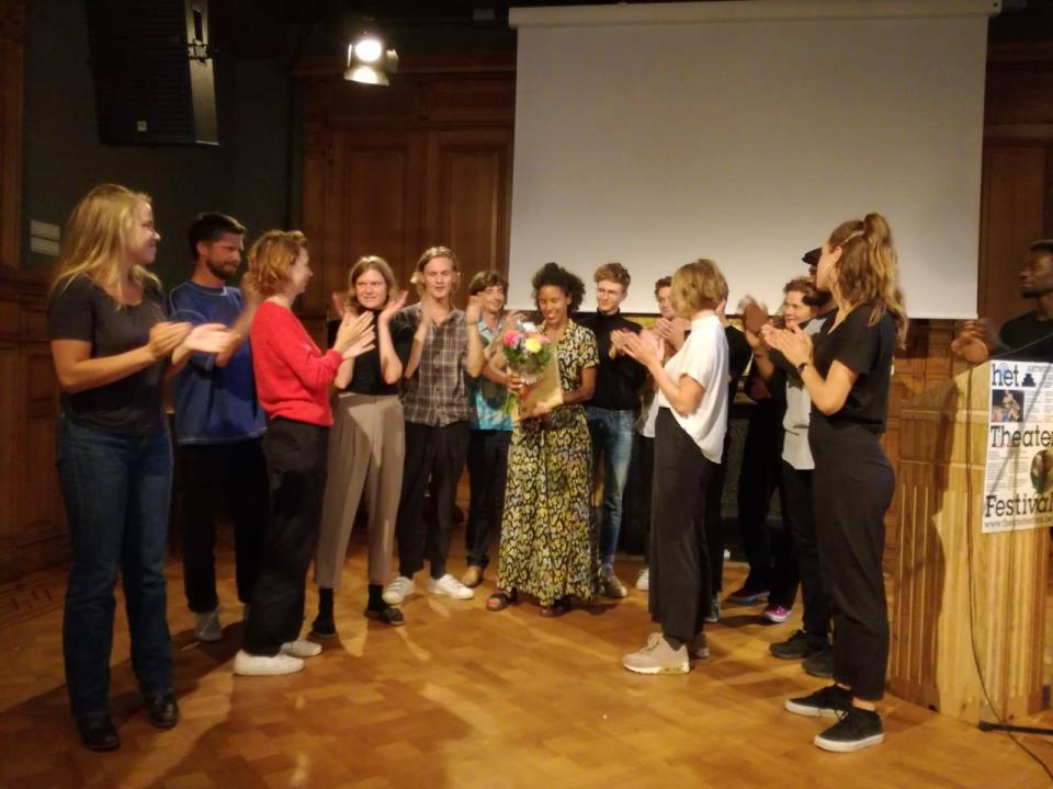 Oud-studente Woordkunst Emma Lesuis wint Roel Verniersprijs 2018