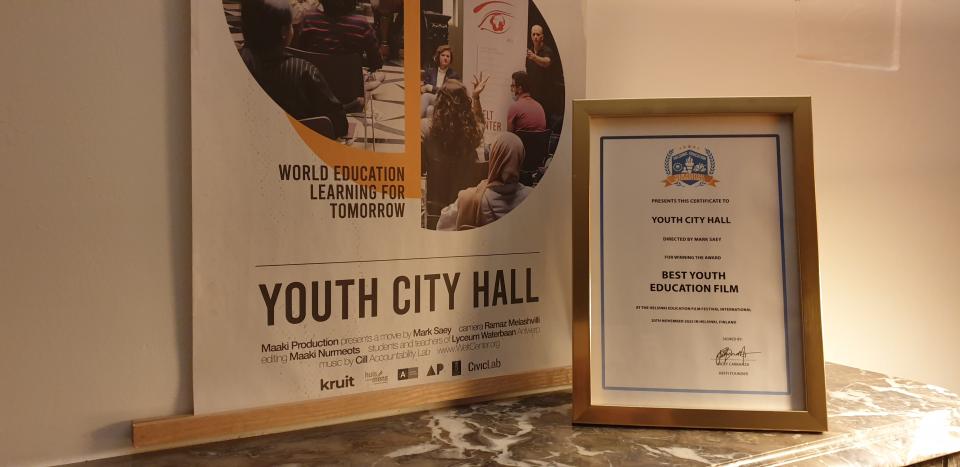 Filmaffiche van Youth City Hall en de prijs